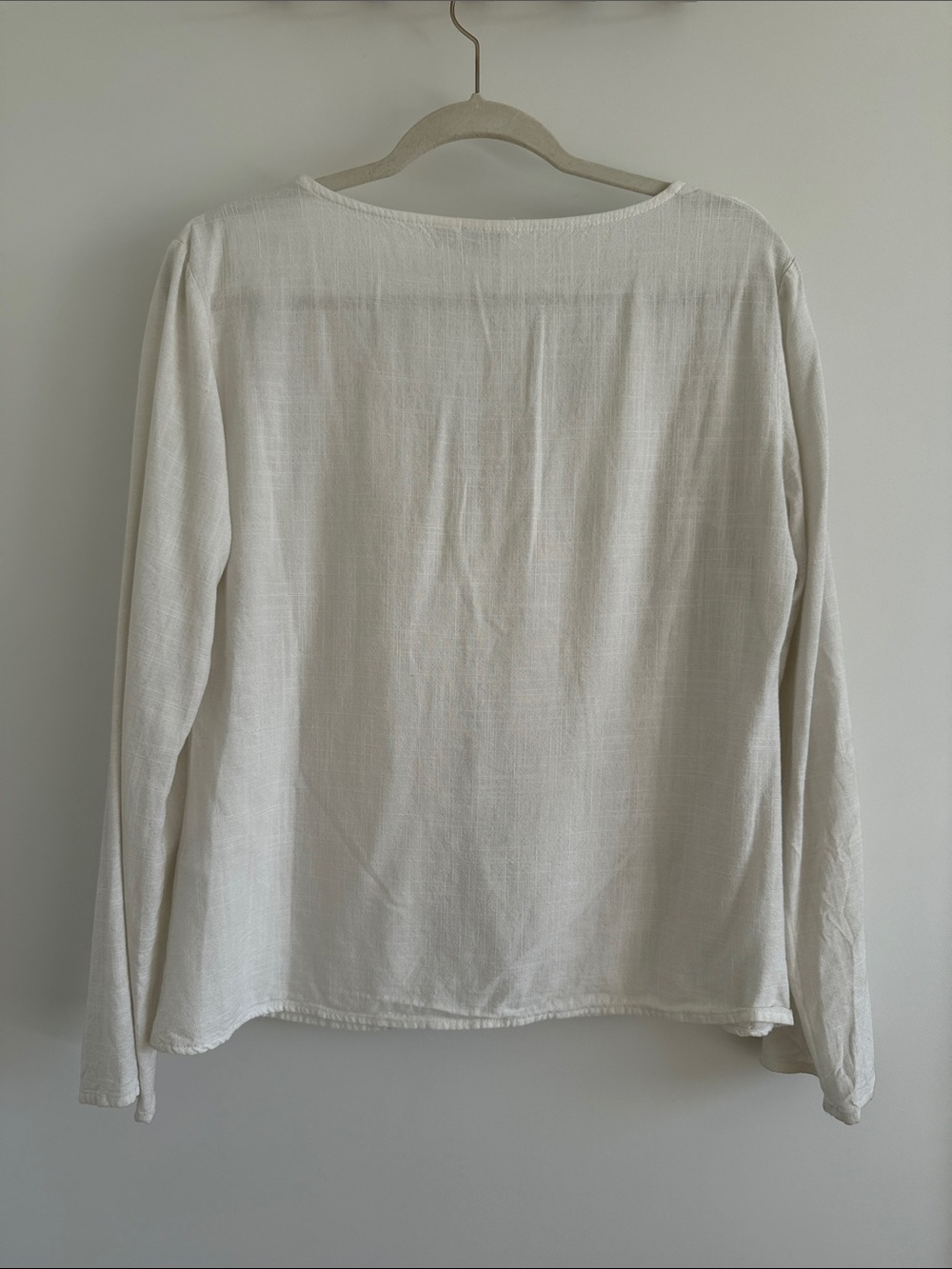 Rhythm Women's Ivory Long-Sleeve V-Neck Button Front Top - Picture 5 of 5